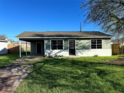 103 Will Street Willis TX 77378