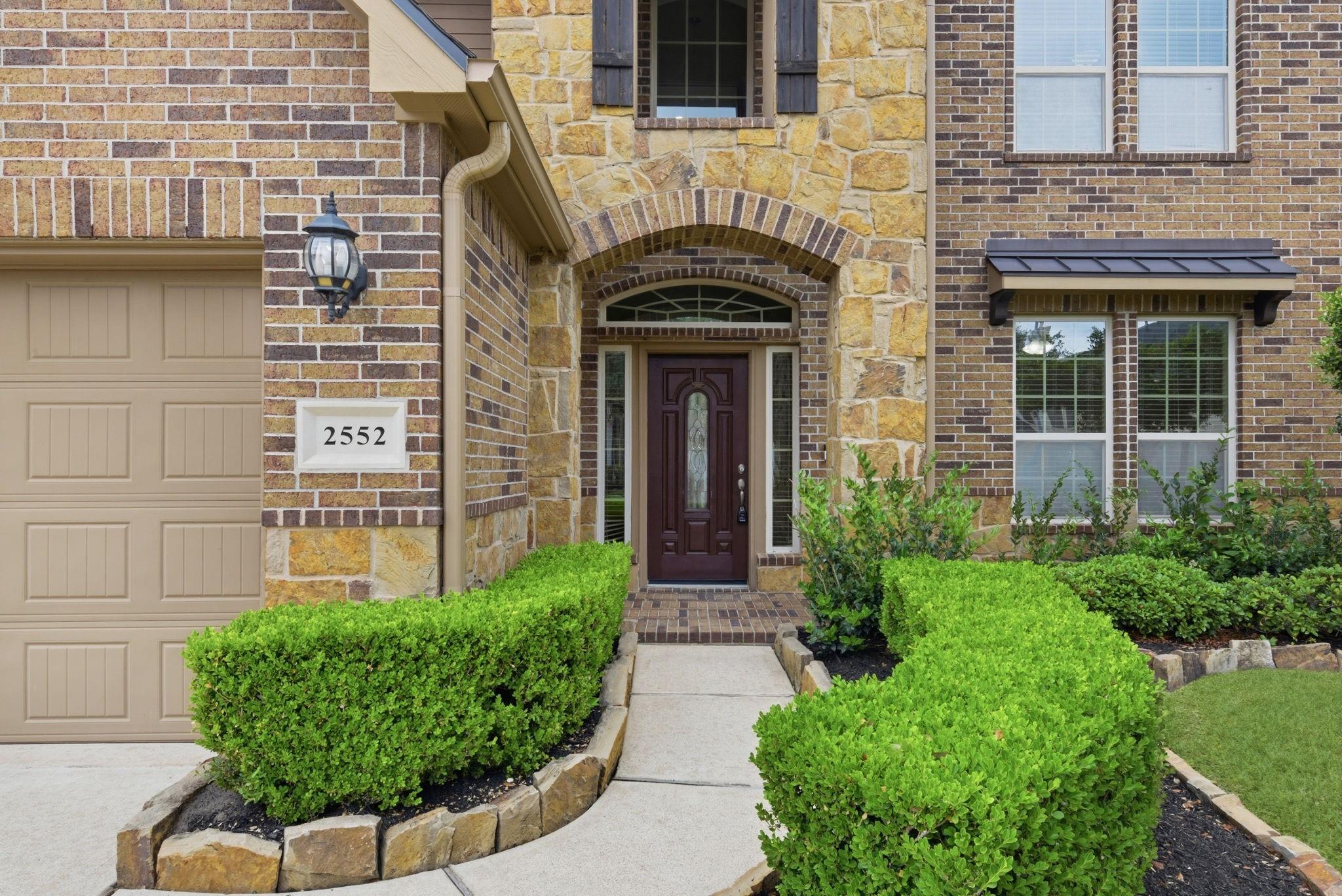 2552 Wild Oak Forest Lane