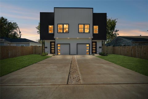 Photo of 5014 Willow Glen Drive, Houston, TX 77033 (MLS # 26460030)
