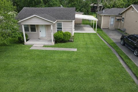 Homes For Sale - 1840 Hebert Street<br/> Beaumont, TX 77705