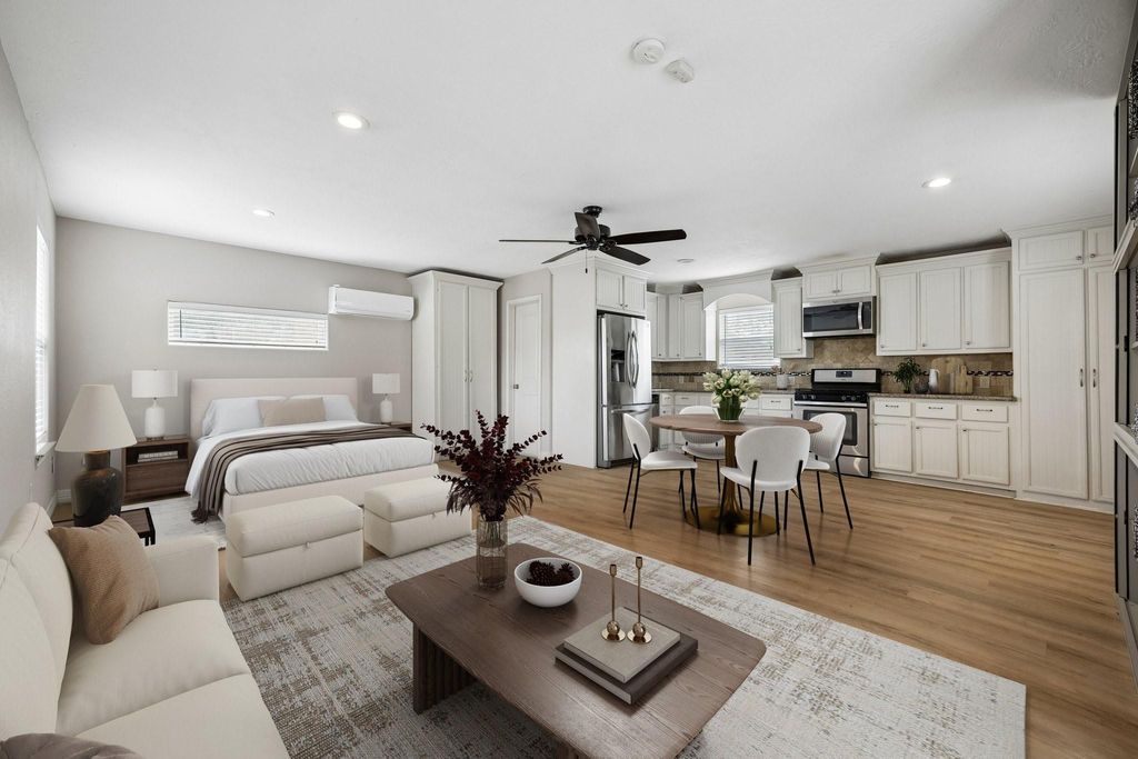 Photo of 2519 White Oak Drive, Houston, TX 77009 (MLS # 89388669)
