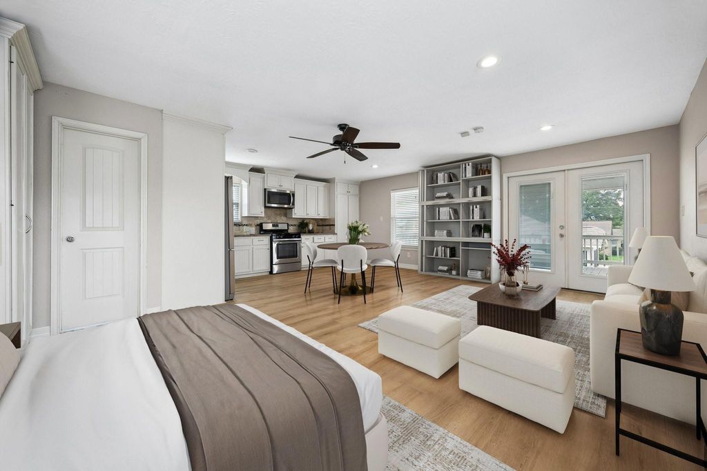 Photo of 2519 White Oak Drive, Houston, TX 77009 (MLS # 89388669)