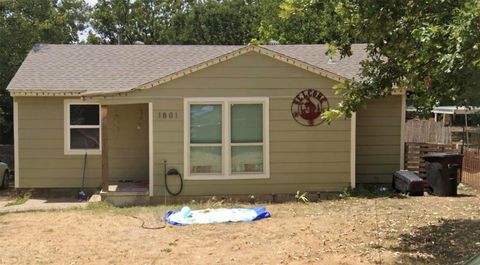 Photo of 1801 Lawther Drive, River Oaks, TX 76114 (MLS # 67914720)