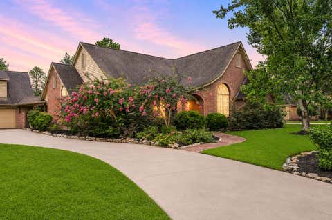 Photo of 1207 W Edgewood Drive, Friendswood, TX 77546 (MLS # 18351343)