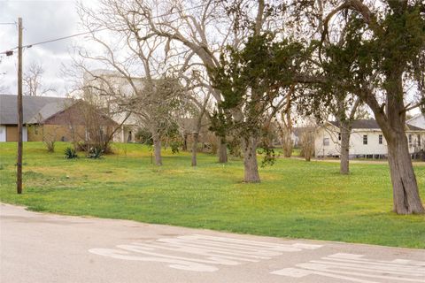 Photo of 204 3rd Street, Rosenberg, TX 77471 (MLS # 54632258)