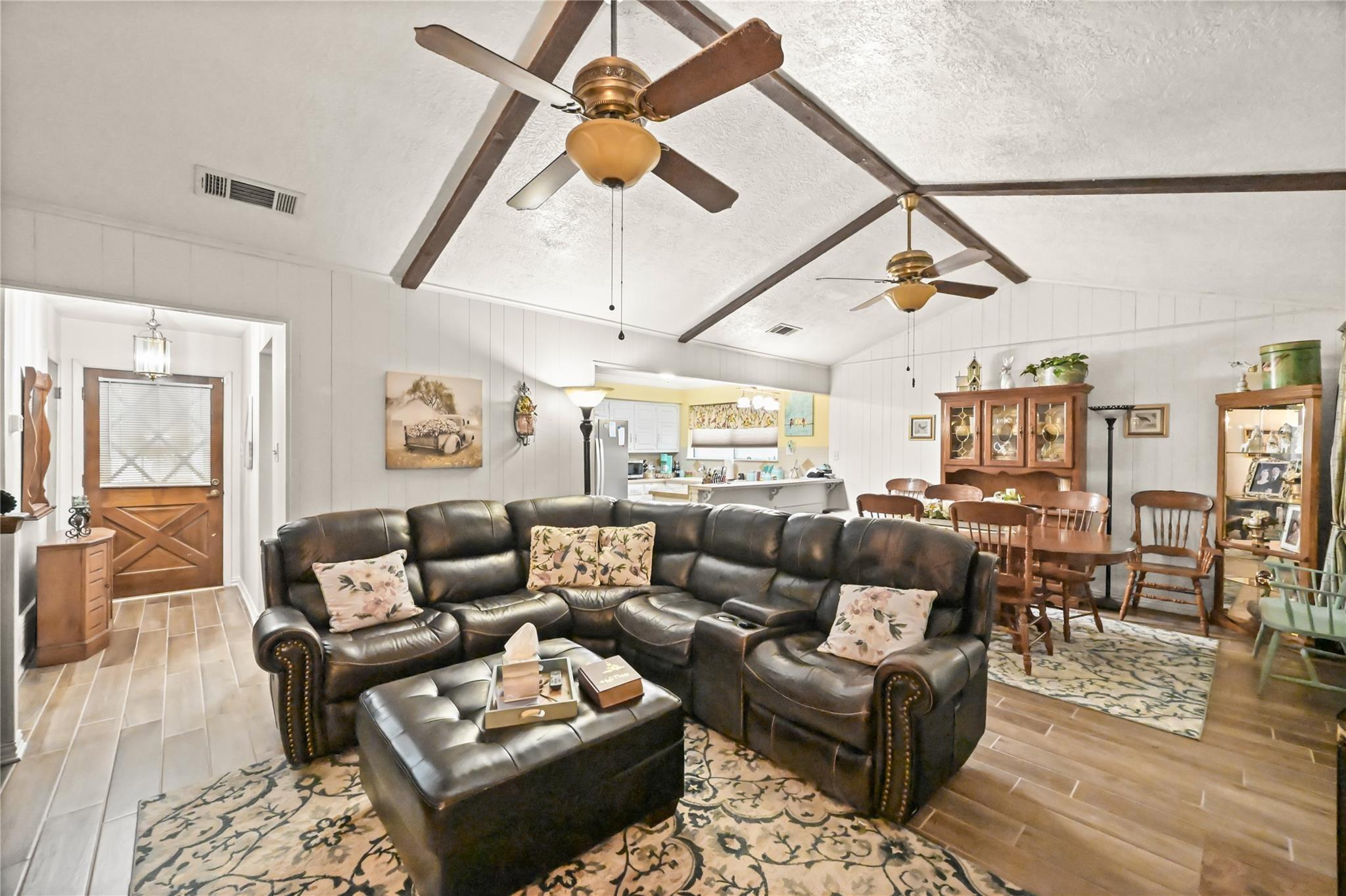 20135 Fox Grove Lane