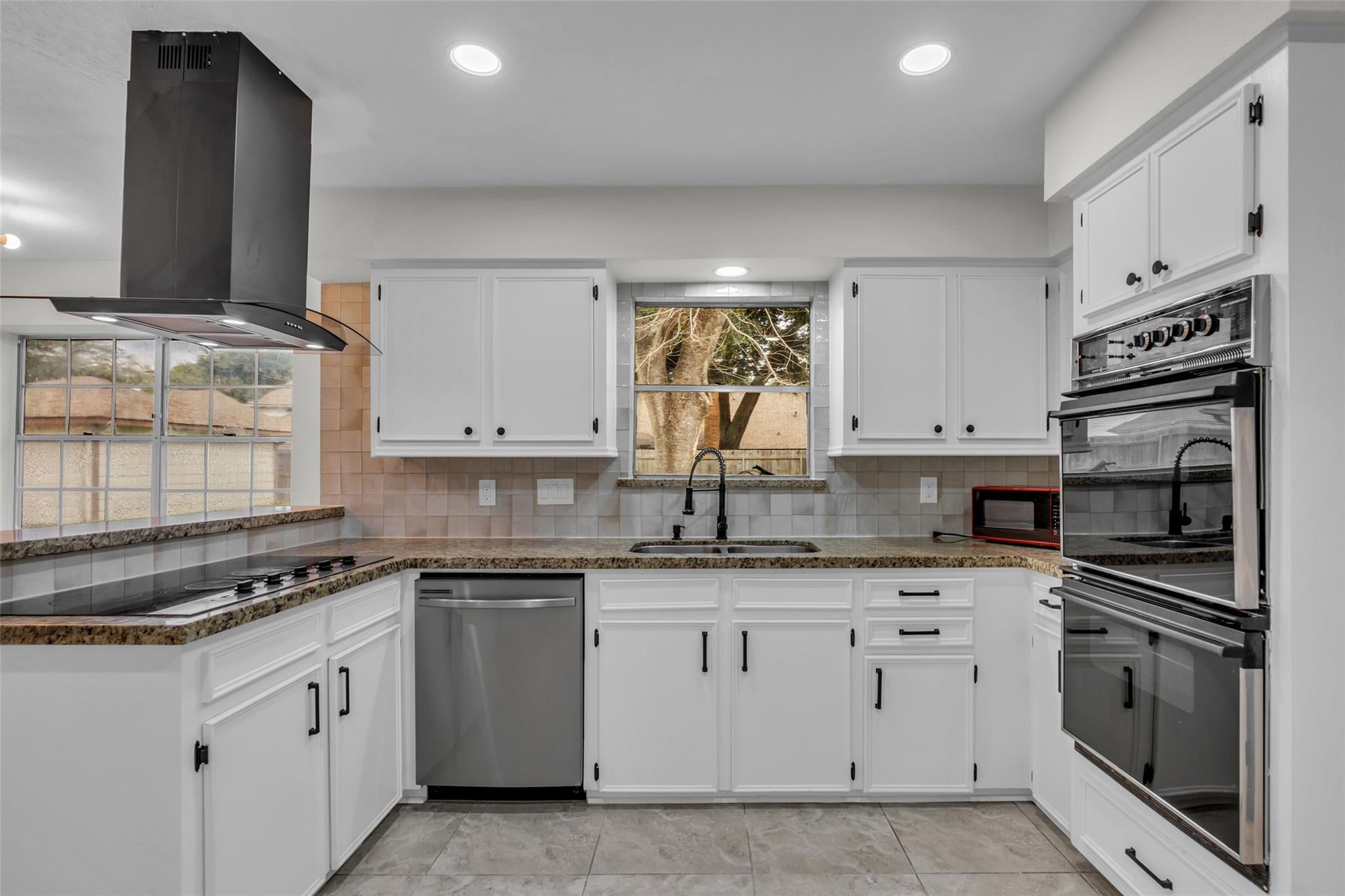 3911 Pecan Valley Drive