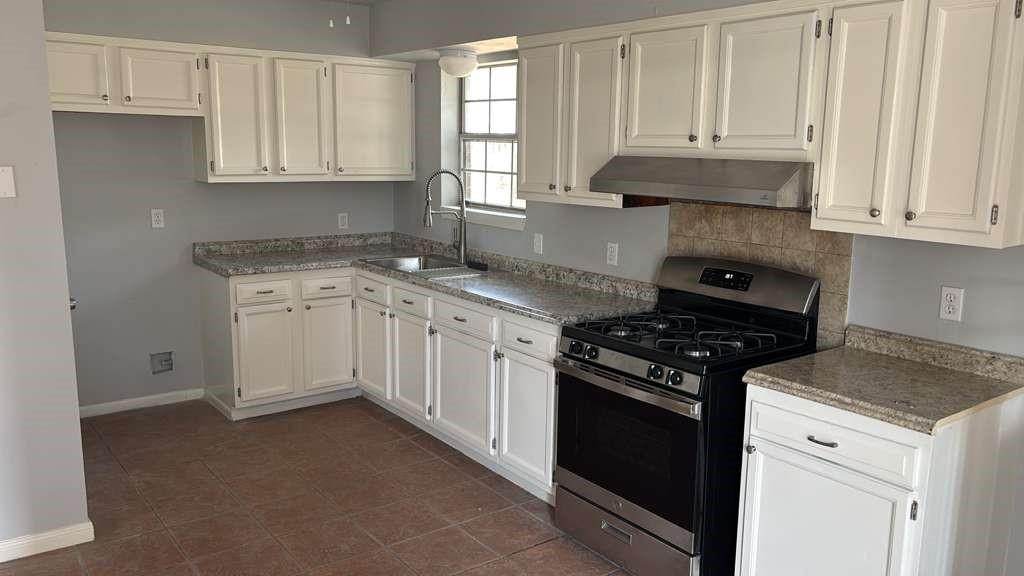 108 Pine Place Street