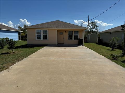 Photo of 2724 Avenue D Avenue #5, San Leon, TX 77539 (MLS # 69071734) Photo of 2724 Avenue D Avenue #5, San Leon, TX 77539 (MLS # 69071734)