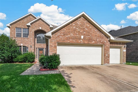 Photo of 121 Fairport Court, Dickinson, TX 77539 (MLS # 56648902)