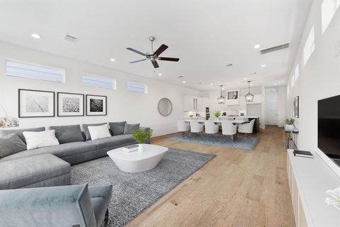 Photo of 1127 E 23rd Street, Houston, TX 77009 (MLS # 19368198)