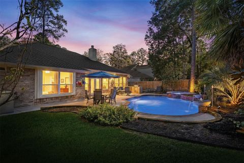 Photo of 43 E Hobbit Glen Drive, The Woodlands, TX 77384 (MLS # 13763200)