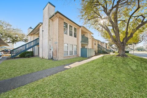 Photo of 250 El Dorado Boulevard #210, Houston, TX 77598 (MLS # 98946362)