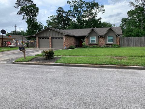 Photo of 1003 Timber Hill Drive, Conroe, TX 77301 (MLS # 63730912)