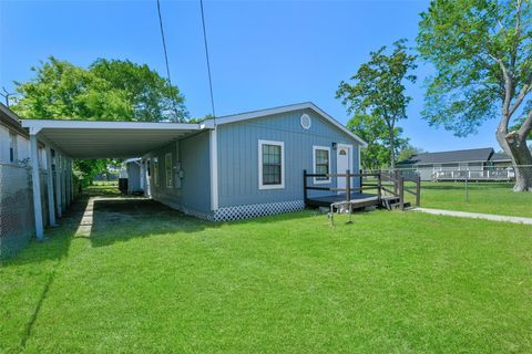 Photo of 6905 Speaker Street, Hitchcock, TX 77563 (MLS # 42551329)