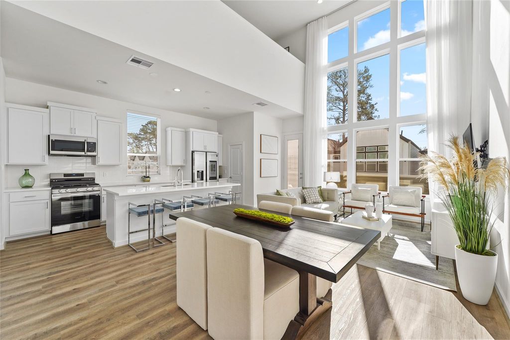 Photo of 3507 Morningside Heights Street St, Houston, TX 77063 (MLS # 70332828)