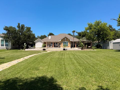 Photo of 20274 County Road 376, Marquez, TX 77865 (MLS # 50920336)