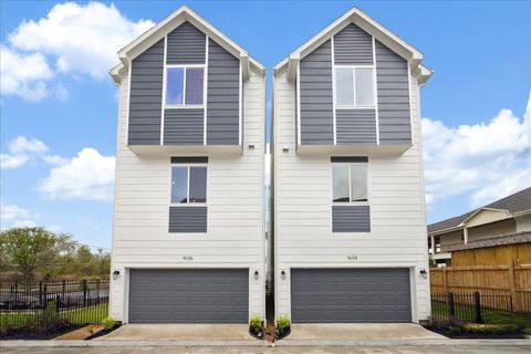 Photo of 1648 W Tidwell Road, Houston, TX 77091 (MLS # 83825919)