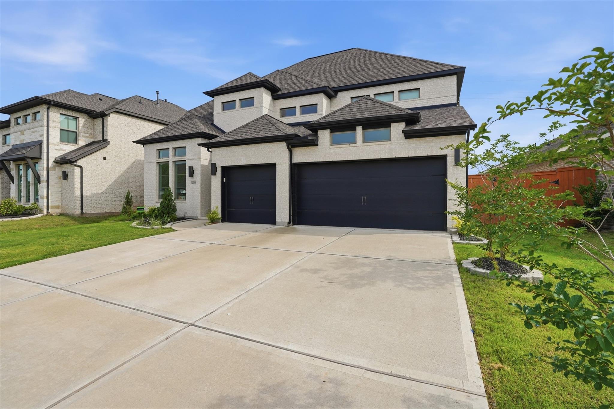 24719 Hibiscus Garden Way