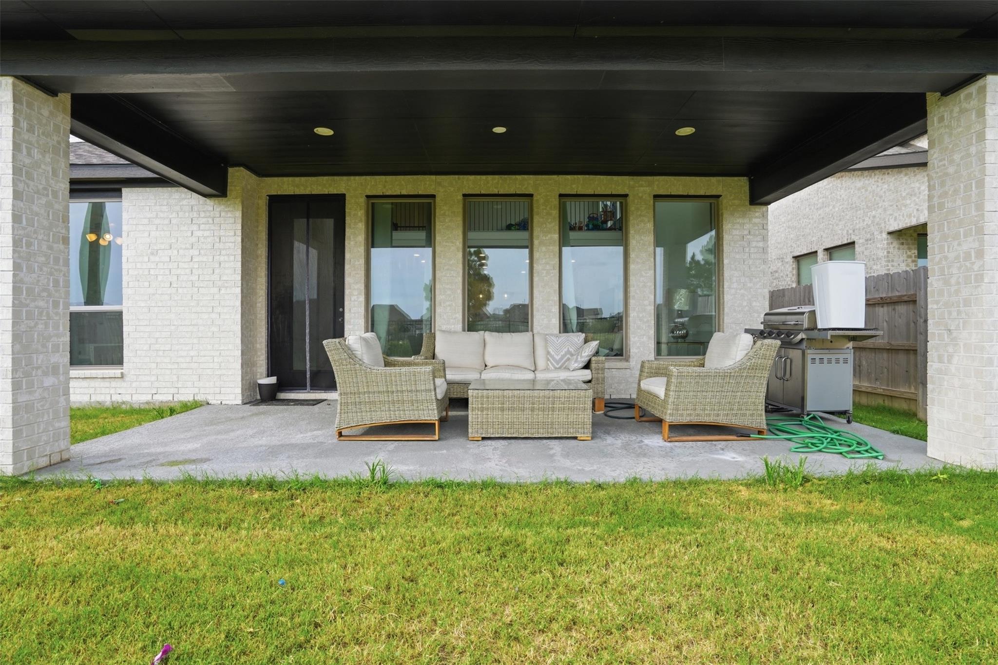 24719 Hibiscus Garden Way