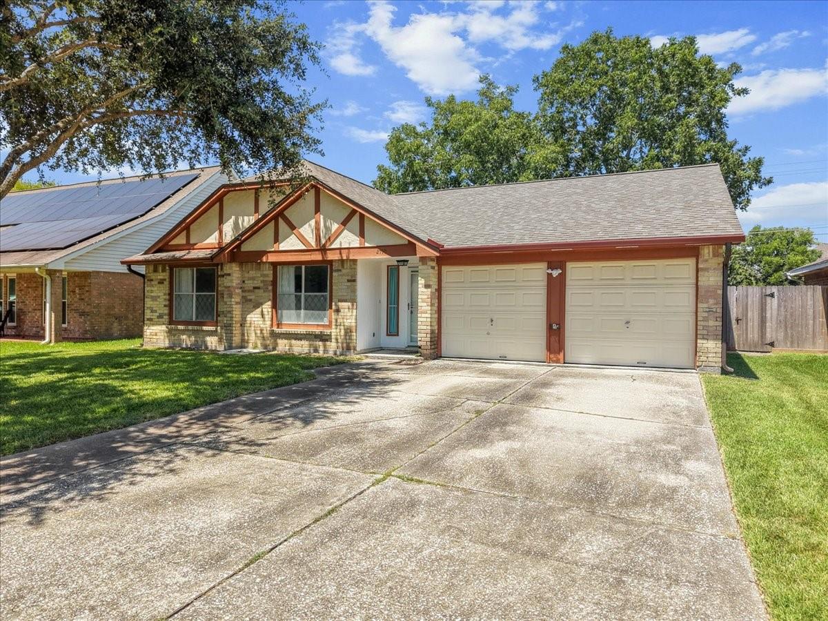 2790 Pinewood Drive