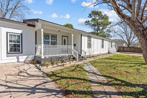 Homes For Sale - 1132 18th Avenue<br/> Texas City, TX 77590