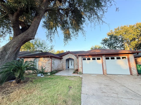 Photo of 15331 Silverman Street, Houston, TX 77598 (MLS # 46625447)