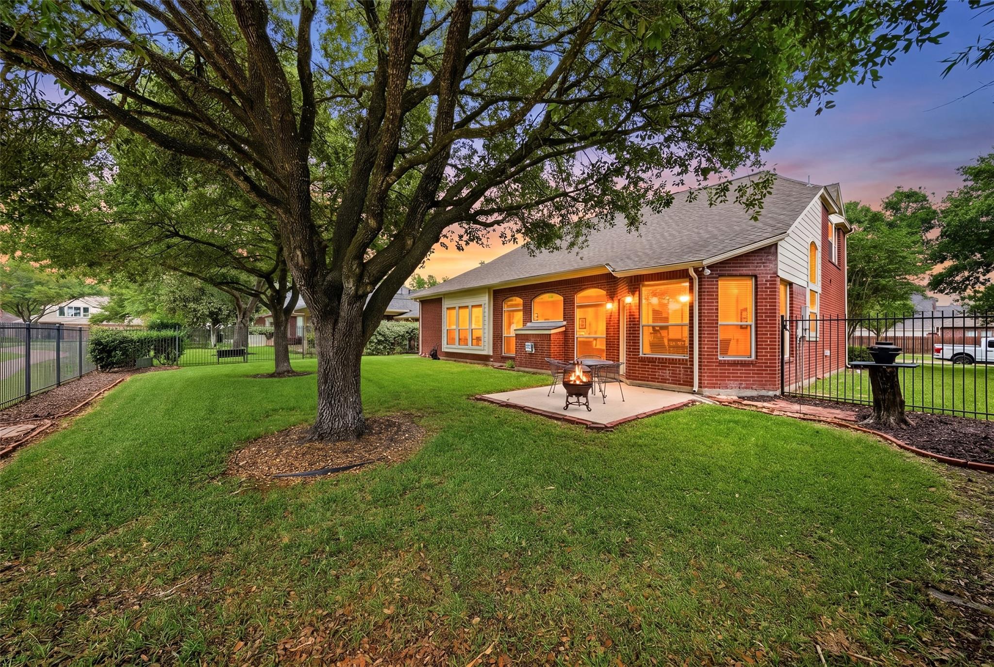 1302 Ventura Canyon Drive