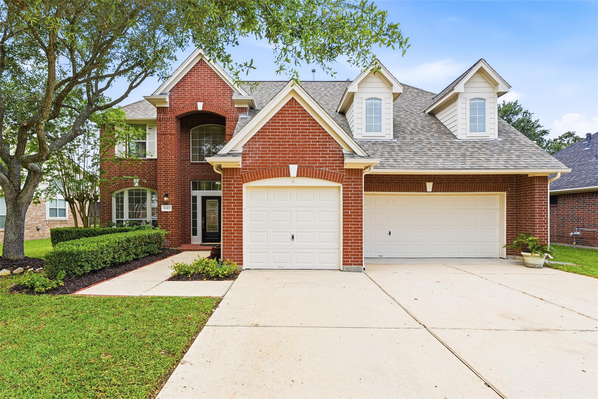 1302 Ventura Canyon Drive