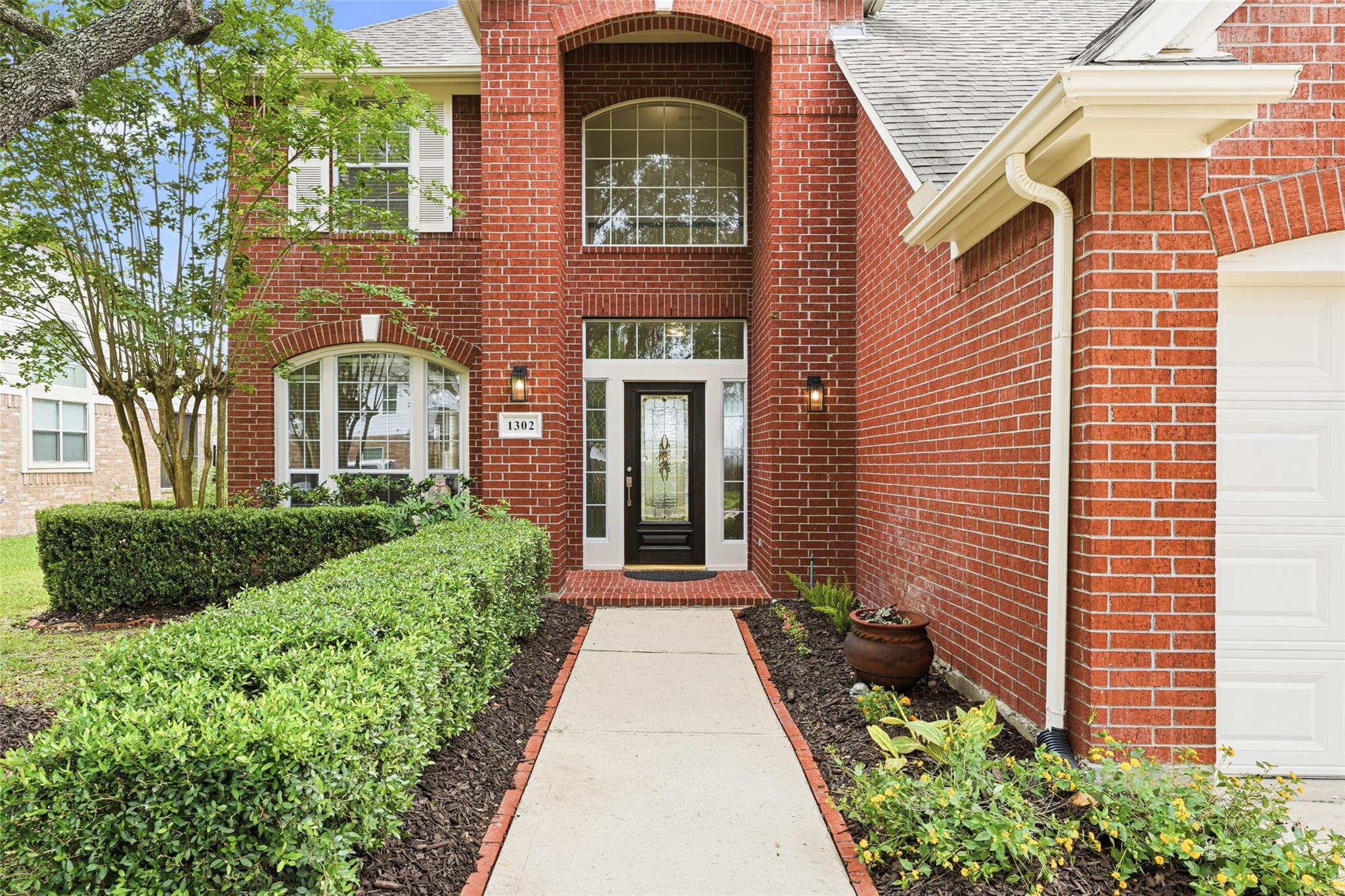 1302 Ventura Canyon Drive