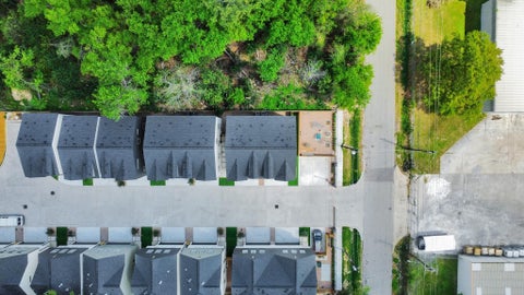 Photo of 5305 Kindred Garden Lane, Houston, TX 77091 (MLS # 92178539)