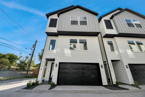 Photo of 7723 Hammerly Boulevard #D, Houston, TX 77055 (MLS # 36671067)