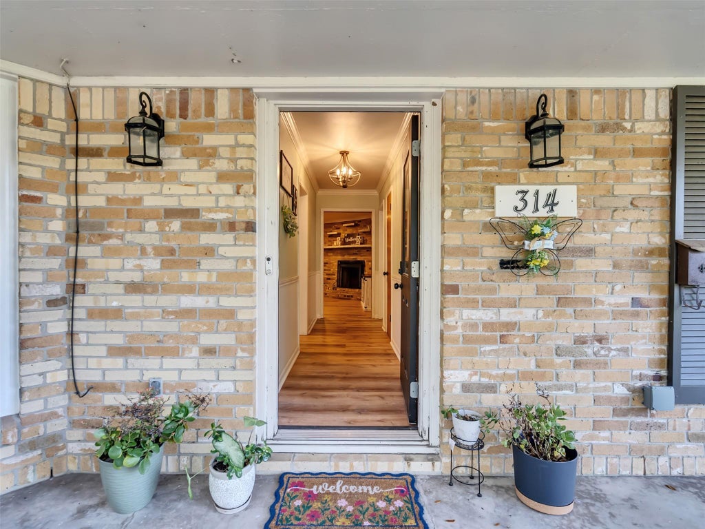 Photo of 314 Coke Lane, Alvin, TX 77511 (MLS # 70004214)