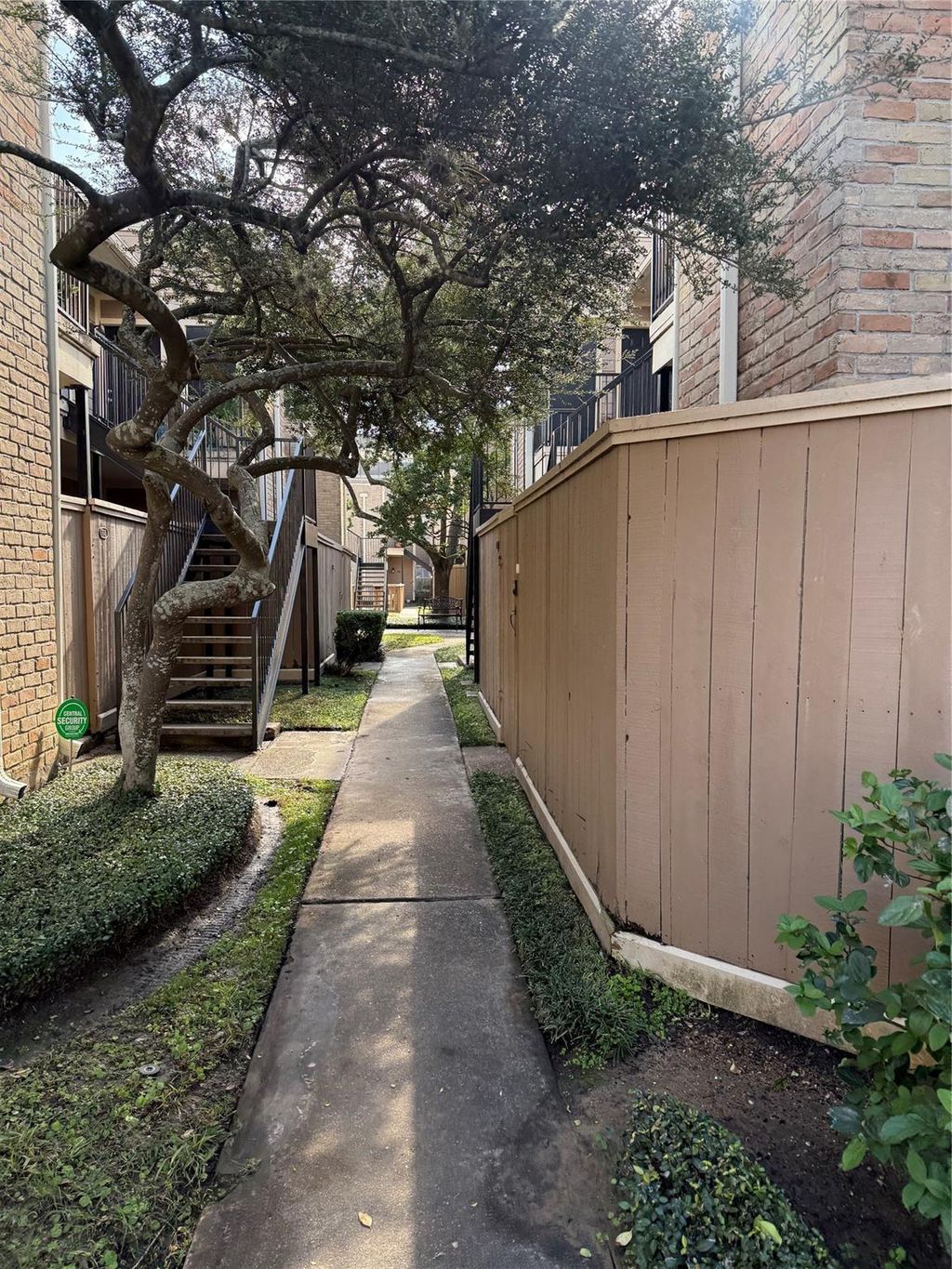 Photo of 706 Bering Drive #103, Houston, TX 77057 (MLS # 63580631)