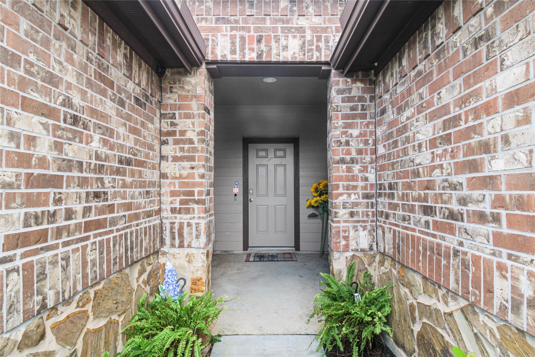 6706 Twin Oaks Lane