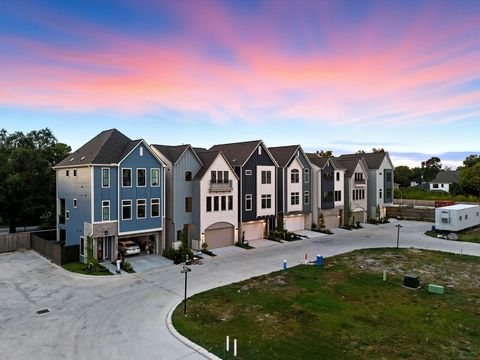 Photo of 1707 Bologna Lane, Houston, TX 77055 (MLS # 10983097) Photo of 1707 Bologna Lane, Houston, TX 77055 (MLS # 10983097)