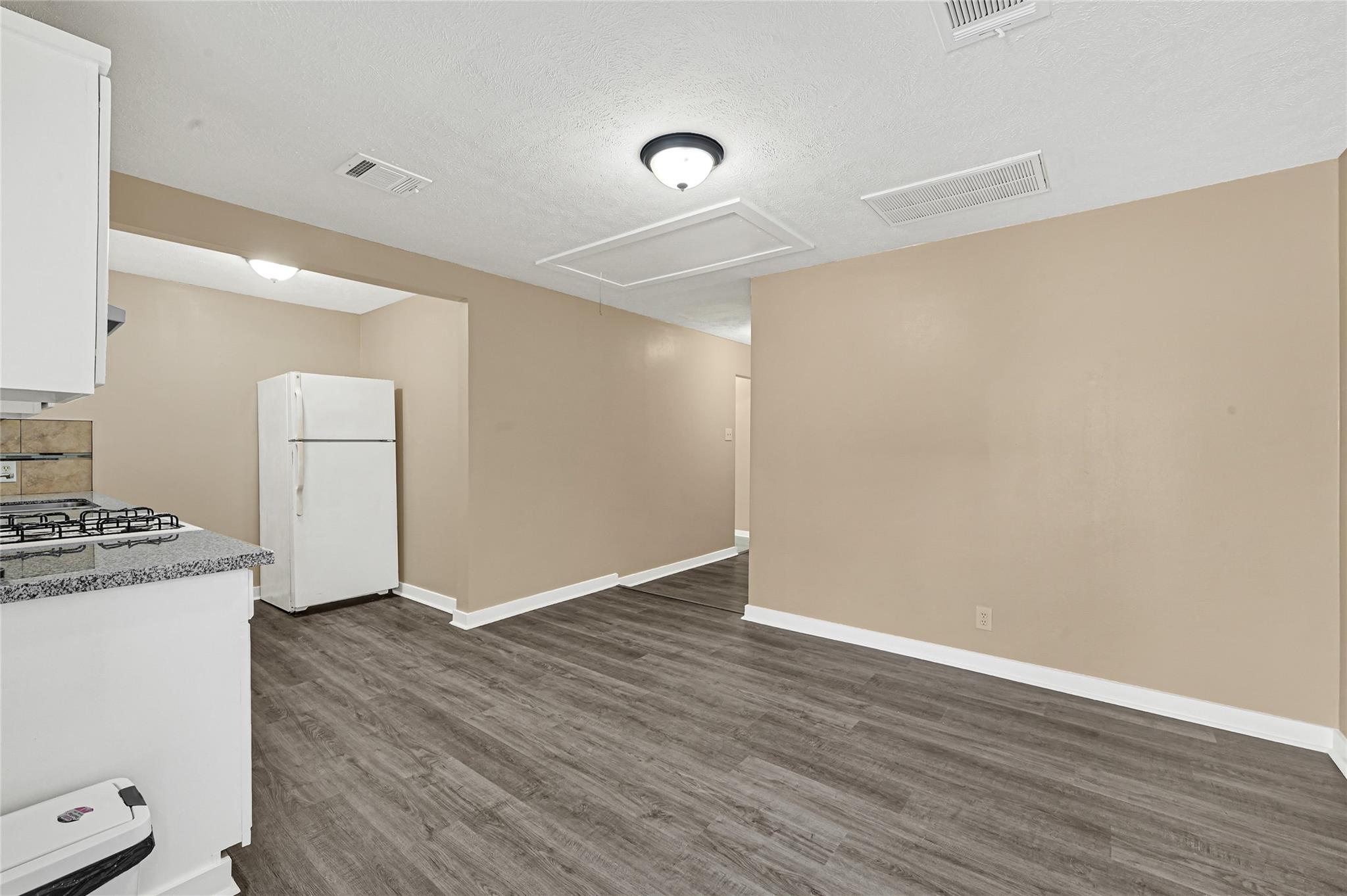 305 N Live Oak Street