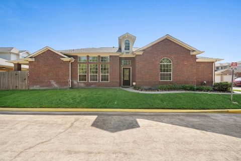 Photo of 10530 Willow Park Green, Houston, TX 77070 (MLS # 34238033)