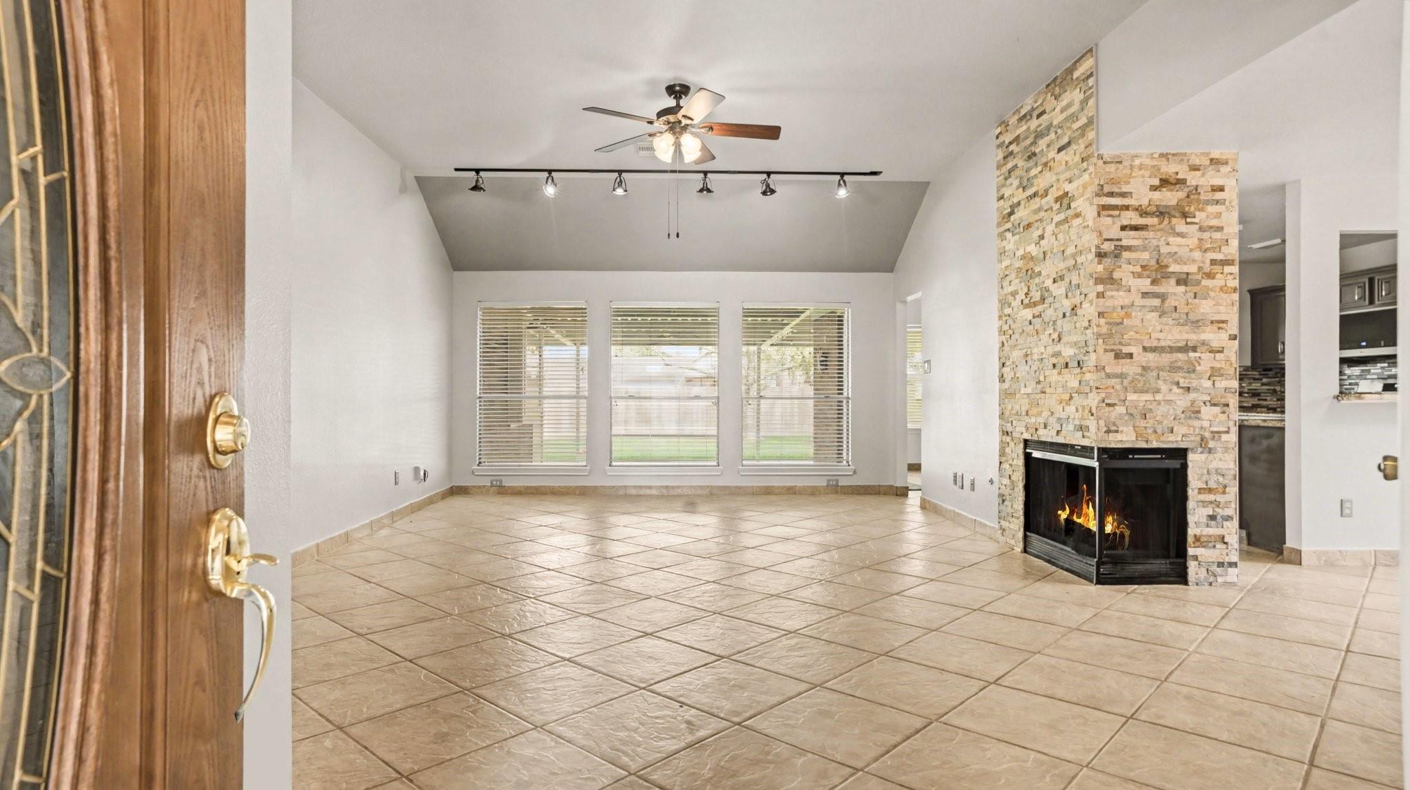 718 Fairfield Ave Street