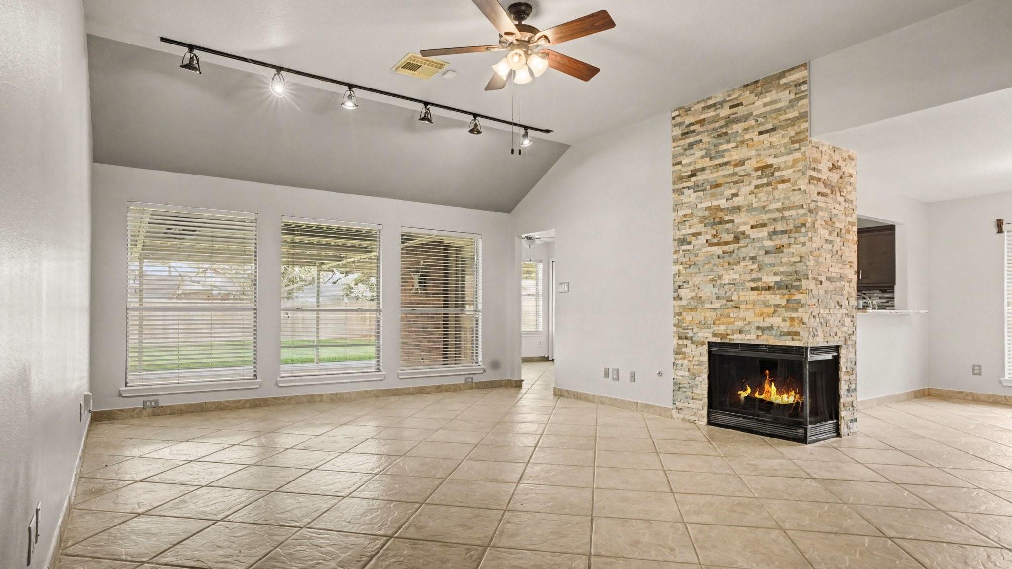 718 Fairfield Ave Street