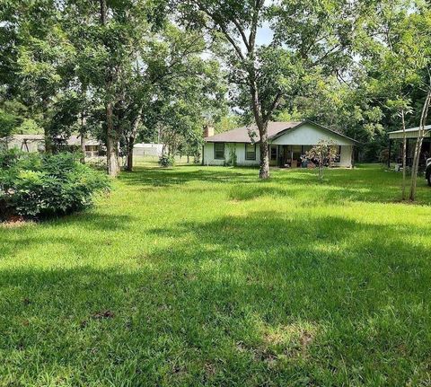 Photo of 479 Upper Leggett Road, Livingston, TX 77351 (MLS # 35068842)