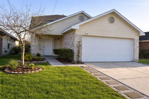 Photo of 11906 Kewalo Basin Lane, Houston, TX 77034 (MLS # 20577076)