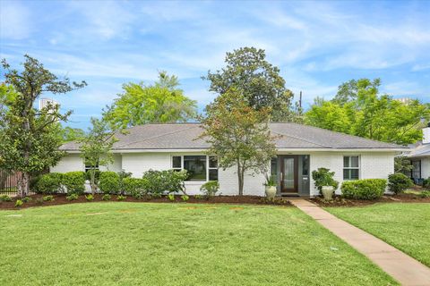 Photo of 5656 Piping Rock Lane, Houston, TX 77056 (MLS # 15455660)