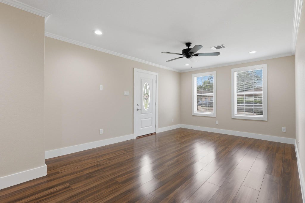 Photo of 1419 Roper Street, Houston, TX 77034 (MLS # 97943187)
