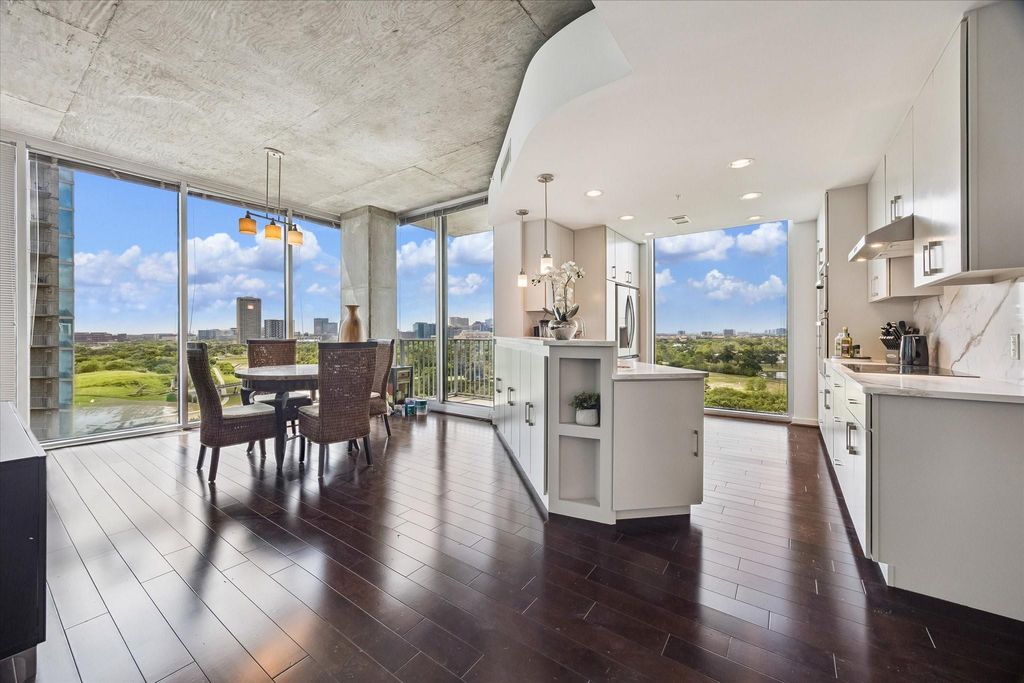 Photo of 5925 Almeda Road #11218, Houston, TX 77004 (MLS # 83756478)