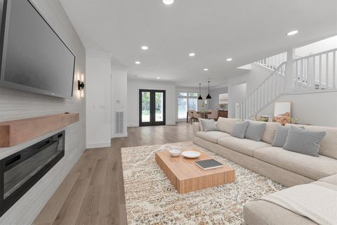 Photo of 30 E Wedgemere Circle, The Woodlands, TX 77381 (MLS # 96878906)