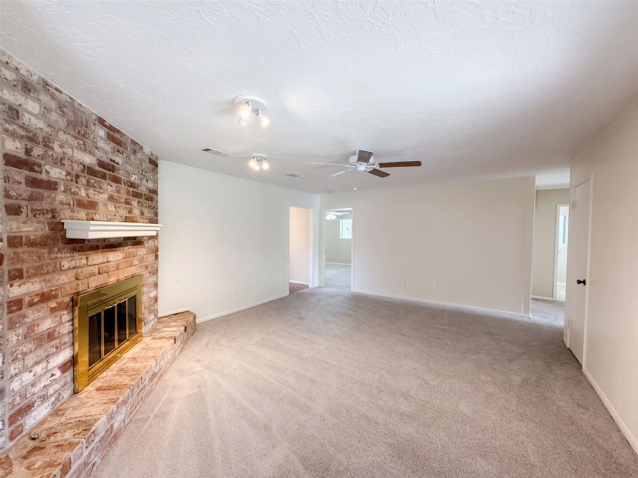 11819 Amblewood Drive