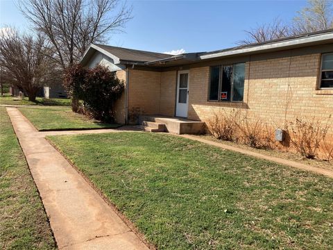 Photo of 1320 Moody Street, Paducah, TX 79248 (MLS # 84969865)