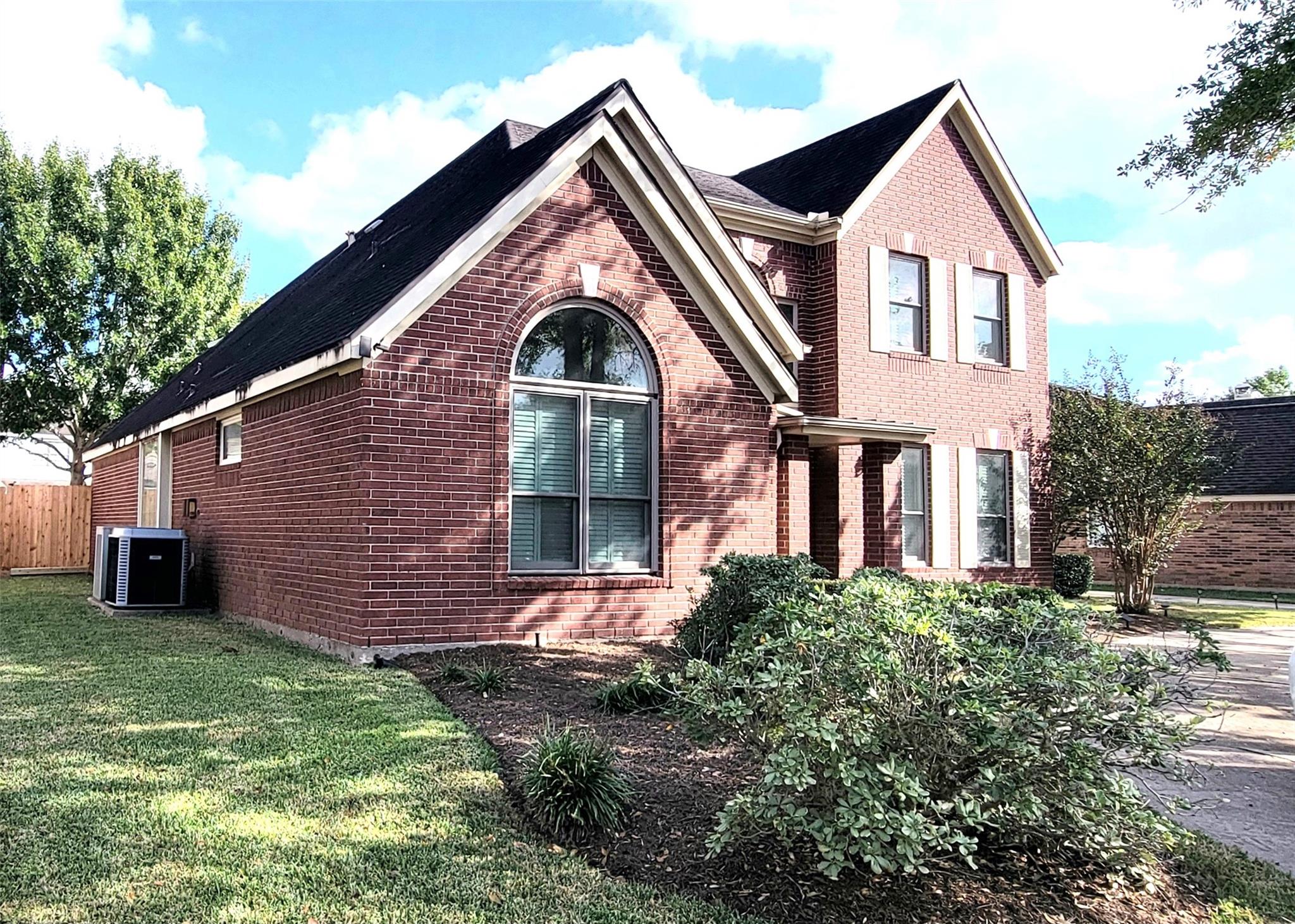 2214 Old South Drive
