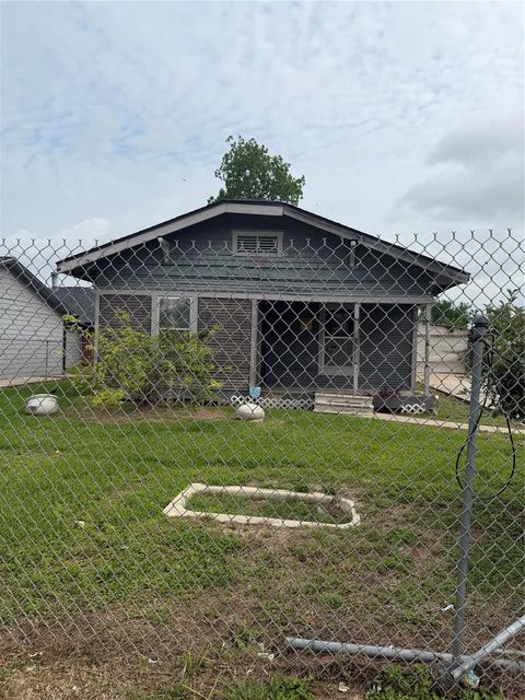 Photo of 8607 Farqueson Street, Houston, TX 77029 (MLS # 91545904)